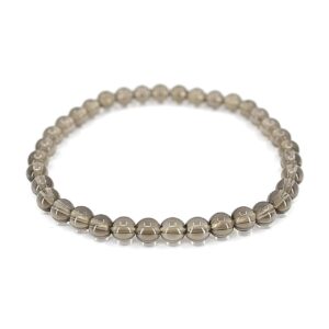 Bracelet de perles translucides brun gris de 6 mm sur fond blanc