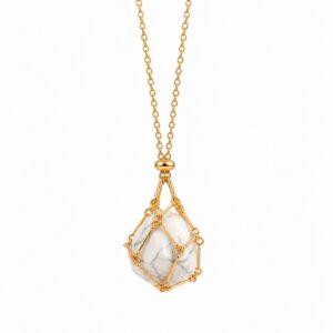 Collier Écrin au trésor doré avec pierre naturelle howlite blanche